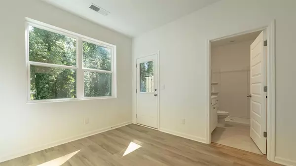 Atlanta, GA 30315,1330 Lakota PL #27
