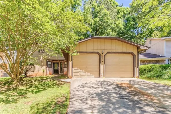 1074 Cherokee HTS, Stone Mountain, GA 30083