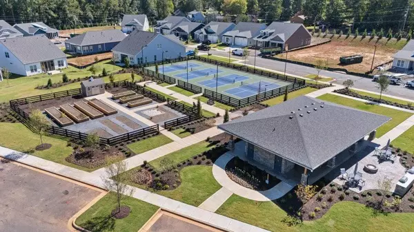 Kennesaw, GA 30144,487 Fescue CT NW