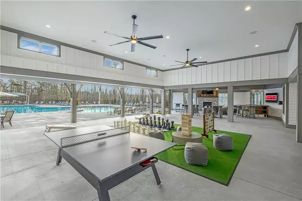 Hoschton, GA 30548,795 Crystal Lake Pkwy