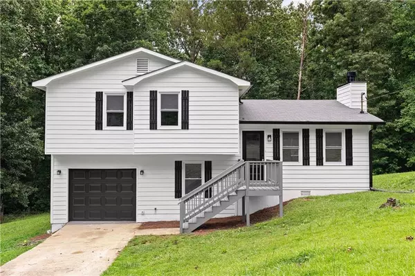 195 Beverly Park CT, Newnan, GA 30263