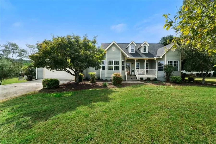 1 Heather CIR, Cave Spring, GA 30124