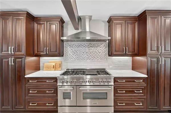 Roswell, GA 30076,200 Bent Grass DR