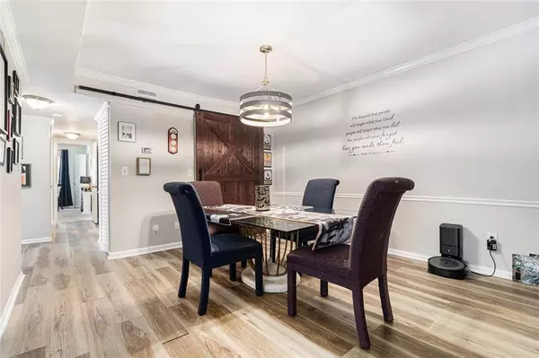 Atlanta, GA 30328,6851 Roswell RD #M-5