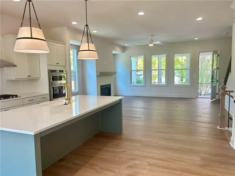 1043 Dryden LN, Atlanta, GA 30319