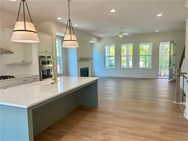 1043 Dryden LN, Atlanta, GA 30319