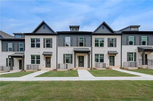 311 Daybreak LN, Newnan, GA 30265