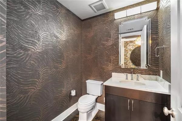 Atlanta, GA 30326,3630 Peachtree RD NE #2404