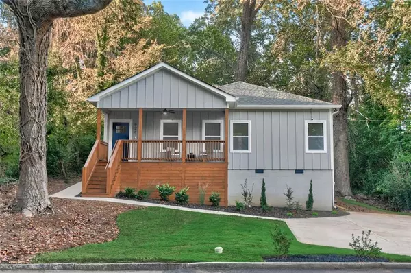 926 Avebury DR, East Point, GA 30344