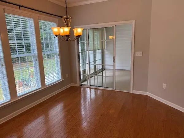 Hoschton, GA 30548,6212 LONGLEAF DR