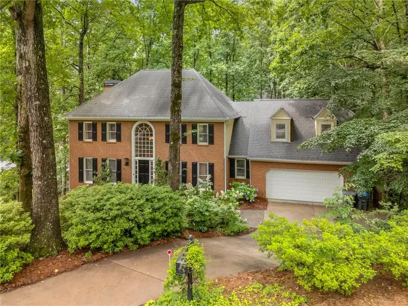 355 Highlands TRCE, Roswell, GA 30075