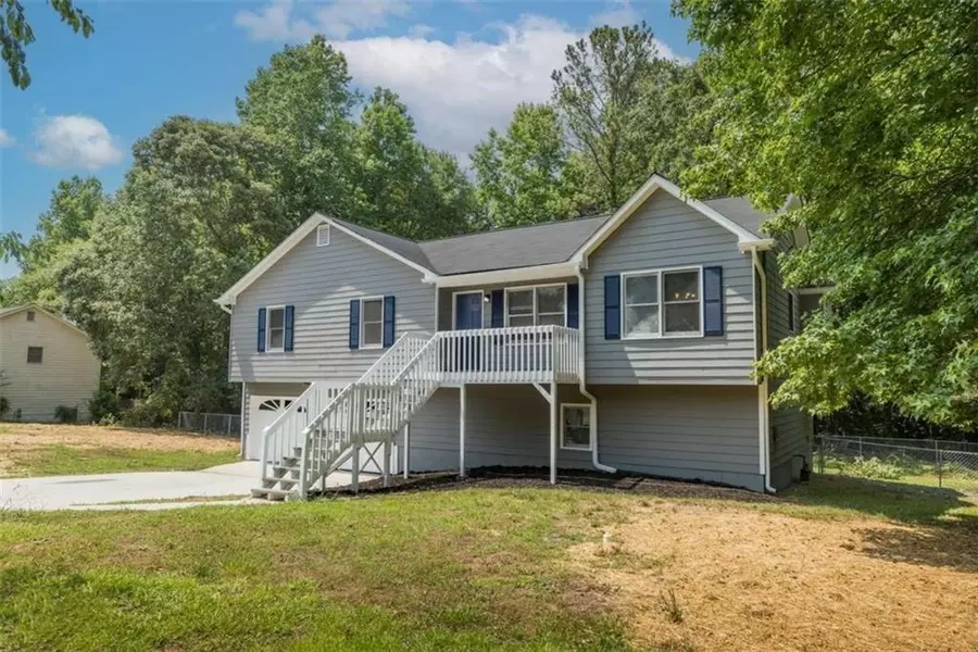 493 Silverthorne CIR, Douglasville, GA 30134