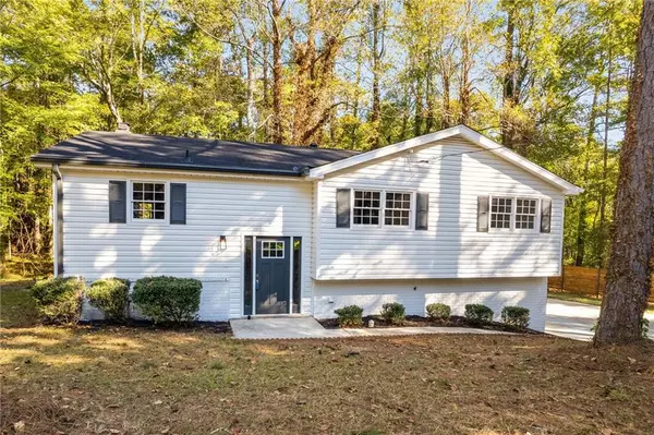 Douglasville, GA 30135,6883 Lakeshore DR