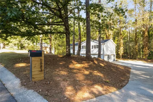 Douglasville, GA 30135,6883 Lakeshore DR