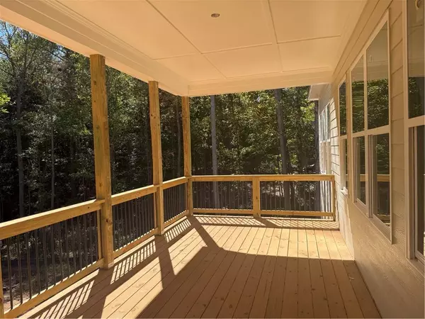 Waleska, GA 30183,990 Cable RD