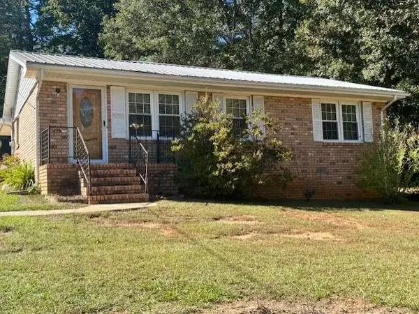 38 Paula ST, Commerce, GA 30529