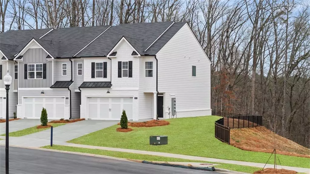 252 Sound CIR, Stockbridge, GA 30281