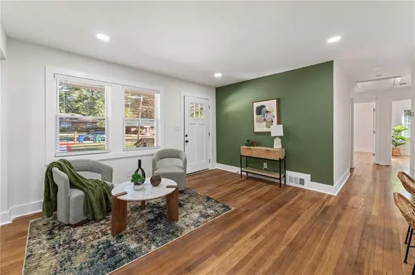 Decatur, GA 30032,2819 Long WAY