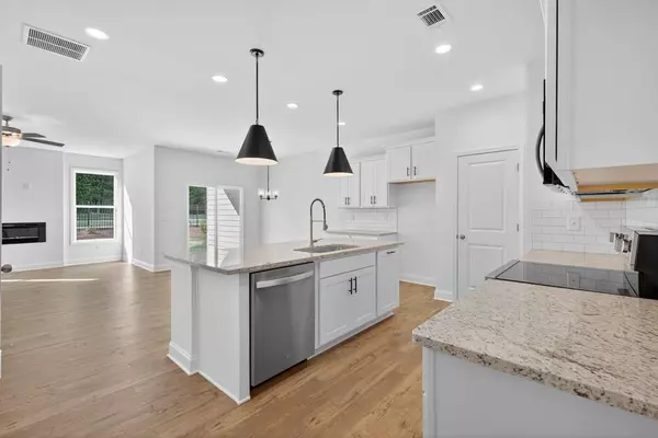 Jefferson, GA 30549,121 Windsor Park CT