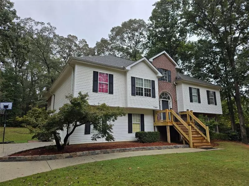 7343 Peacebrook DR, Flowery Branch, GA 30542