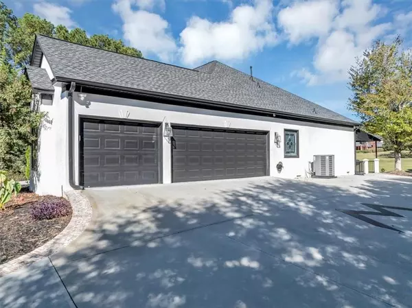 Mcdonough, GA 30253,163 Glen Eagle WAY