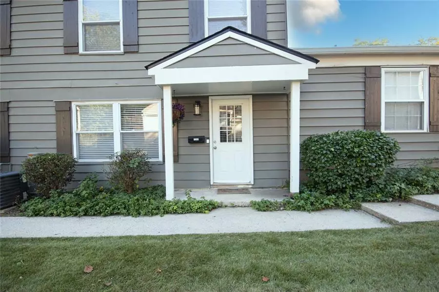 1348 Surrey LN SW, Marietta, GA 30008