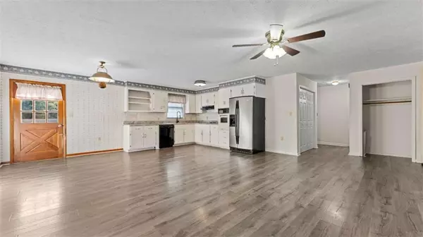 Cedartown, GA 30125,323 Mountain Home RD