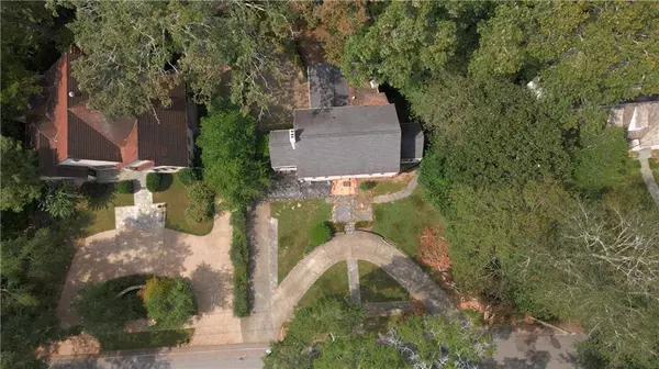 Atlanta, GA 30305,2492 Alton RD NW