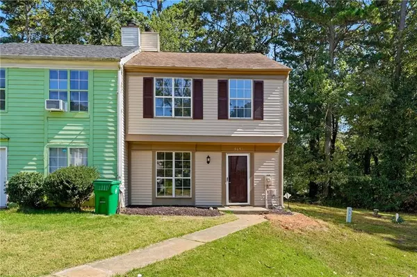 5651 Wells CIR, Stone Mountain, GA 30087