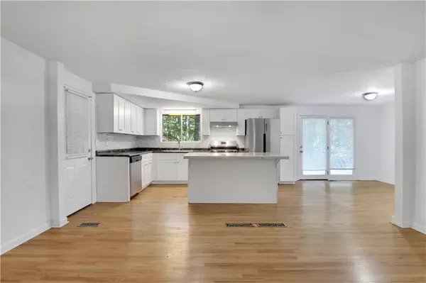 Douglasville, GA 30135,5835 S Bear DR