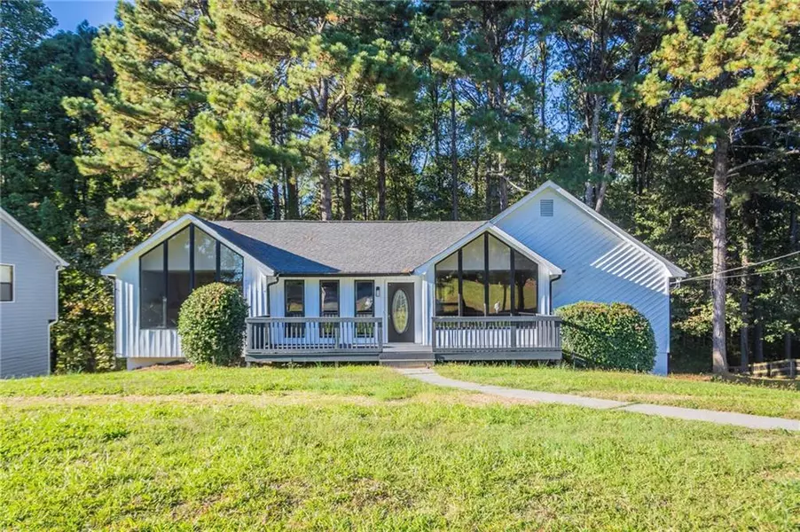 5496 Emerald CT, Acworth, GA 30102