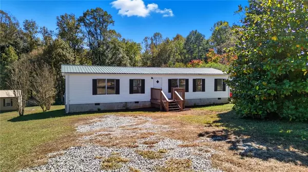 176 Westmoreland Meadows DR, Cleveland, GA 30528