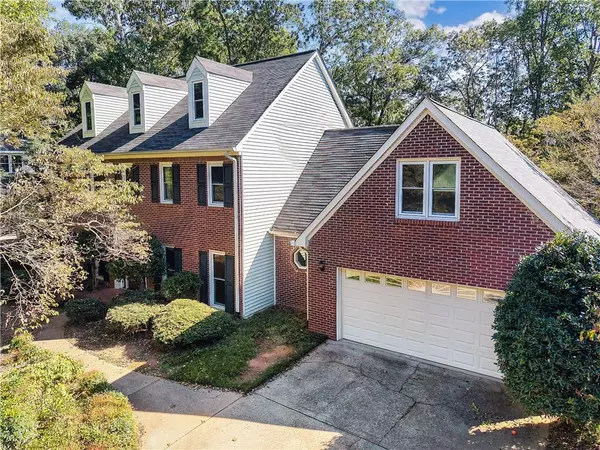 Roswell, GA 30075,11775 Highland Colony DR