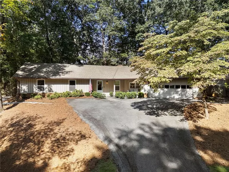 5231 Seaton DR, Dunwoody, GA 30338