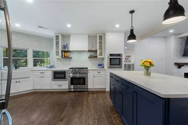 Dunwoody, GA 30338,5231 Seaton DR