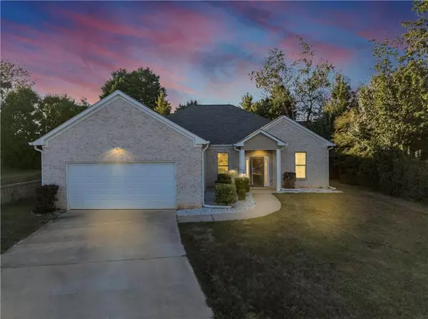 808 Cambridge WAY, Mcdonough, GA 30253