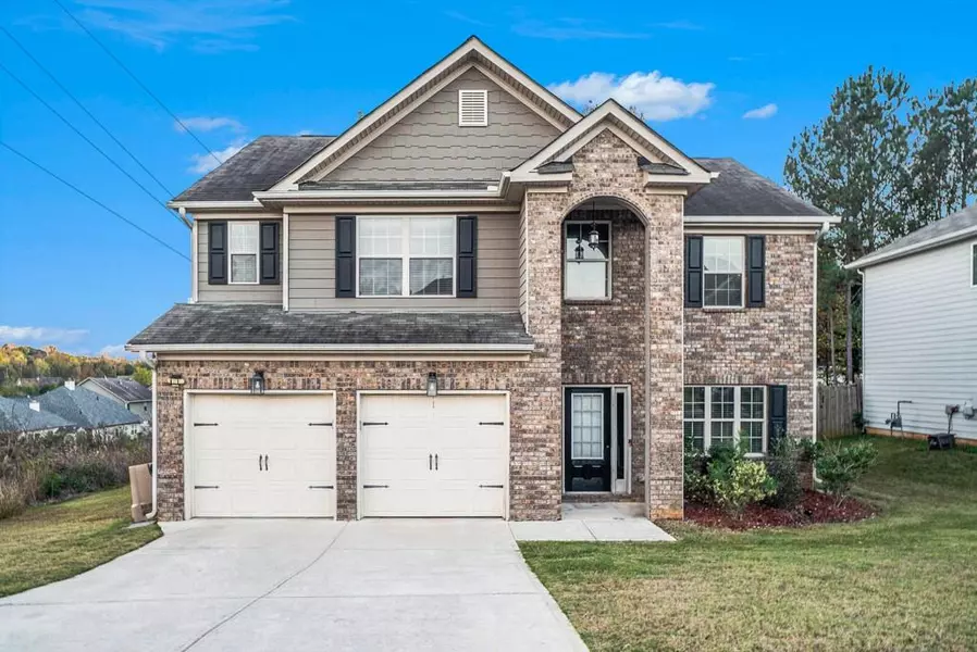 3891 Village Crossing LN, Ellenwood, GA 30294
