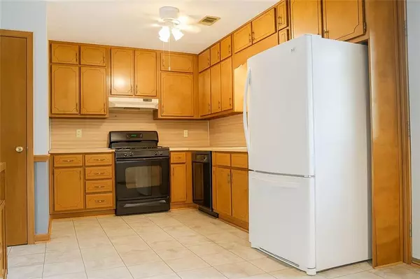 1598 CHERRY HILL LN SW, Conyers, GA 30094