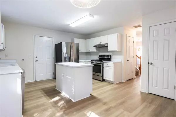 Suwanee, GA 30024,512 Antler LN