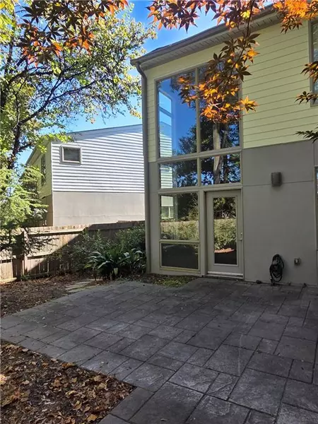 1336 Rietveld ROW NW, Atlanta, GA 30318