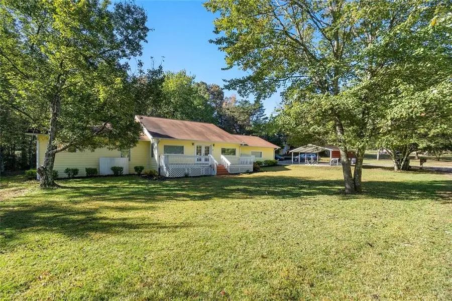 244 Stonehedge DR, Cleveland, GA 30528