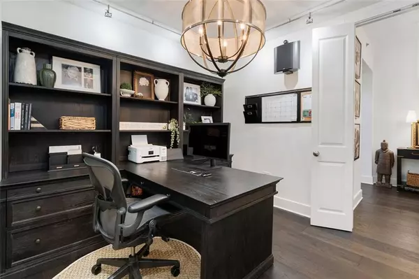 Atlanta, GA 30326,3630 Peachtree Road NE ##2104