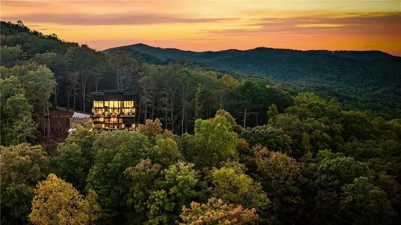 321 Skylight DR, Blue Ridge, GA 30513