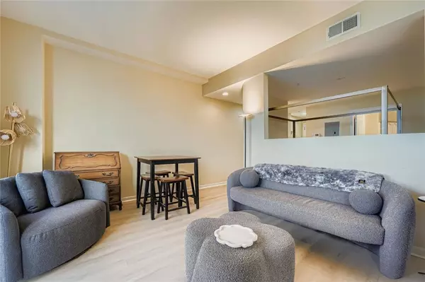 Atlanta, GA 30305,3040 Peachtree RD NW #1310