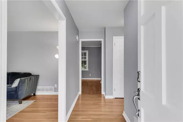 Marietta, GA 30066,922 Red Apple DR