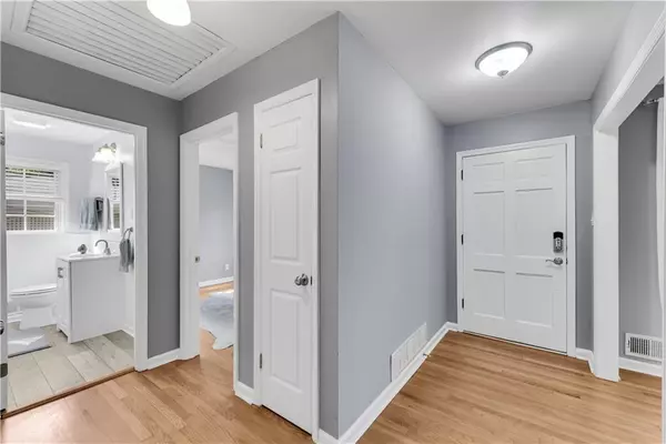 Marietta, GA 30066,922 Red Apple DR