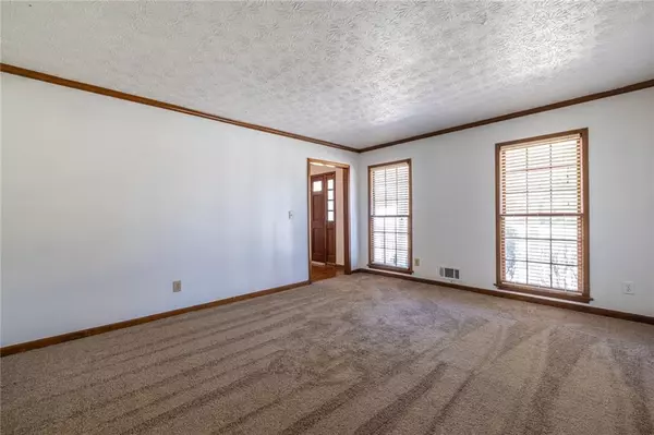 Lilburn, GA 30047,1465 Pounds RD SW