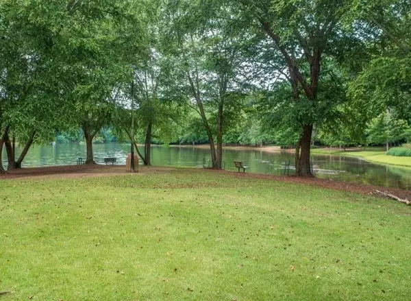 227 Quail RUN, Roswell, GA 30076