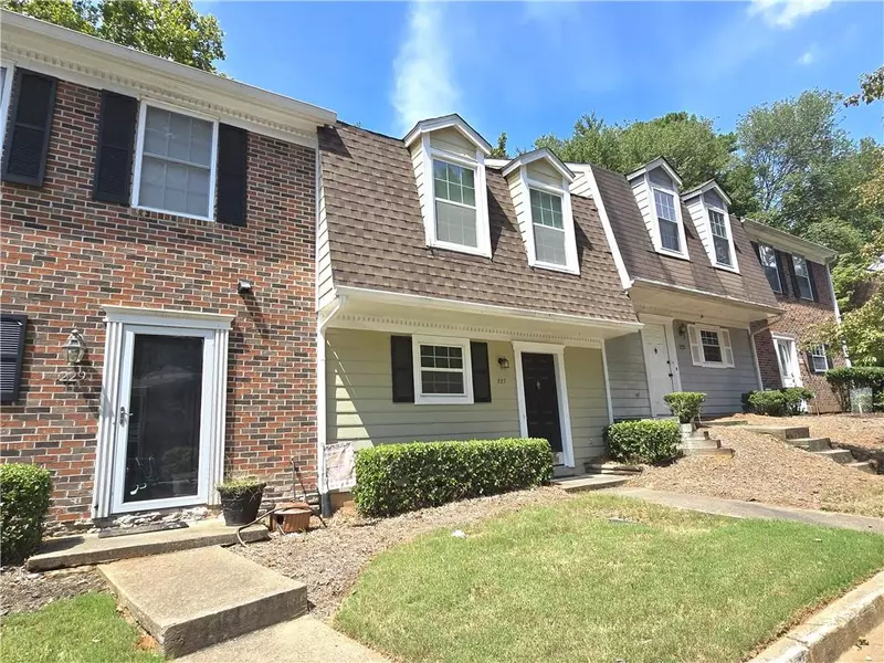 227 Quail RUN, Roswell, GA 30076