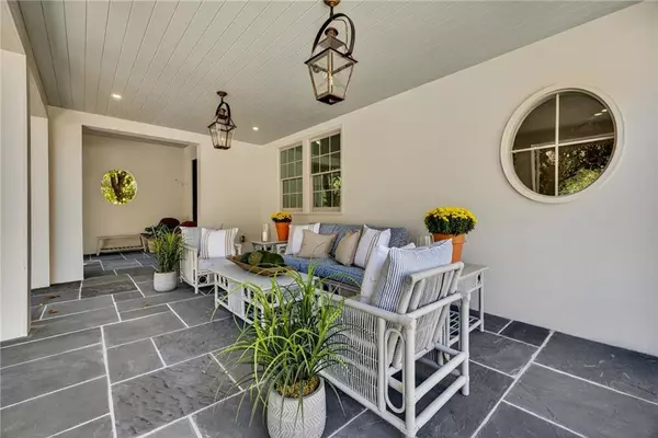 Atlanta, GA 30327,2914 Rockingham DR NW